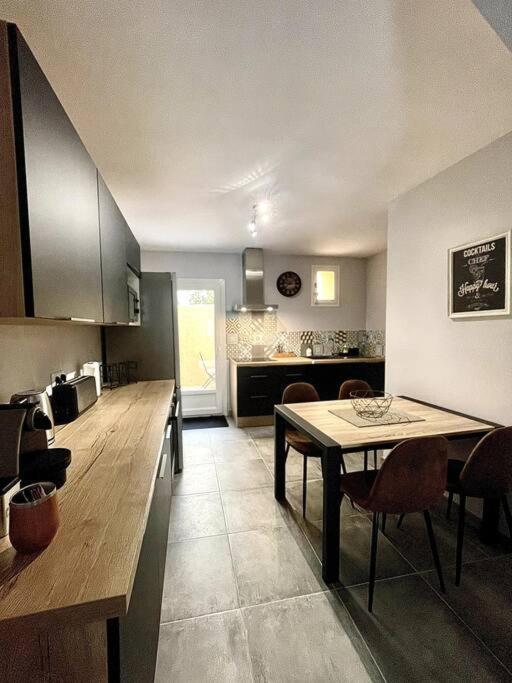 Jolie Maison De Ville - 4 Personnes - Wifi - Tv Mauguio Eksteriør bilde